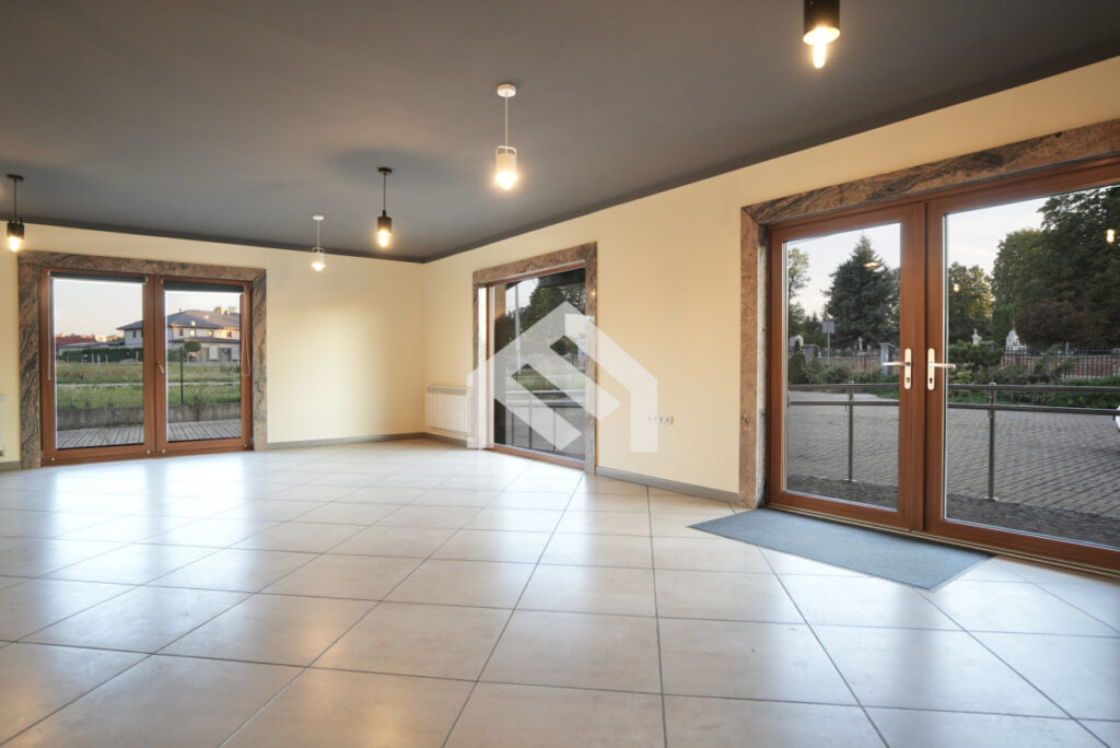 Dom z częścią usługową | Warka | Działka 1456 m² – zdjęcie 4
