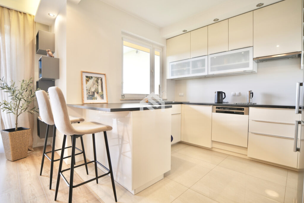 4 pokoje 93 m² | Metro | Klimatyzacja | Garaż x2 – zdjęcie 4